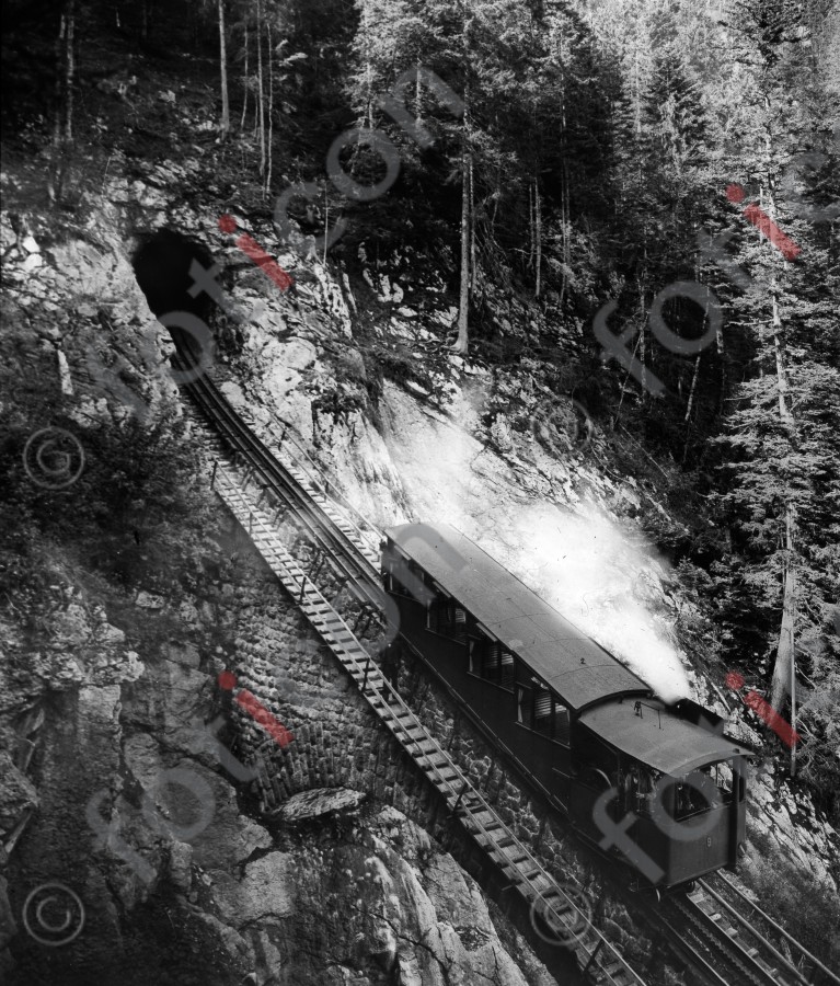 Pilatusbahn | Pilatus Railway  (foticon-simon-021-052-sw.jpg)